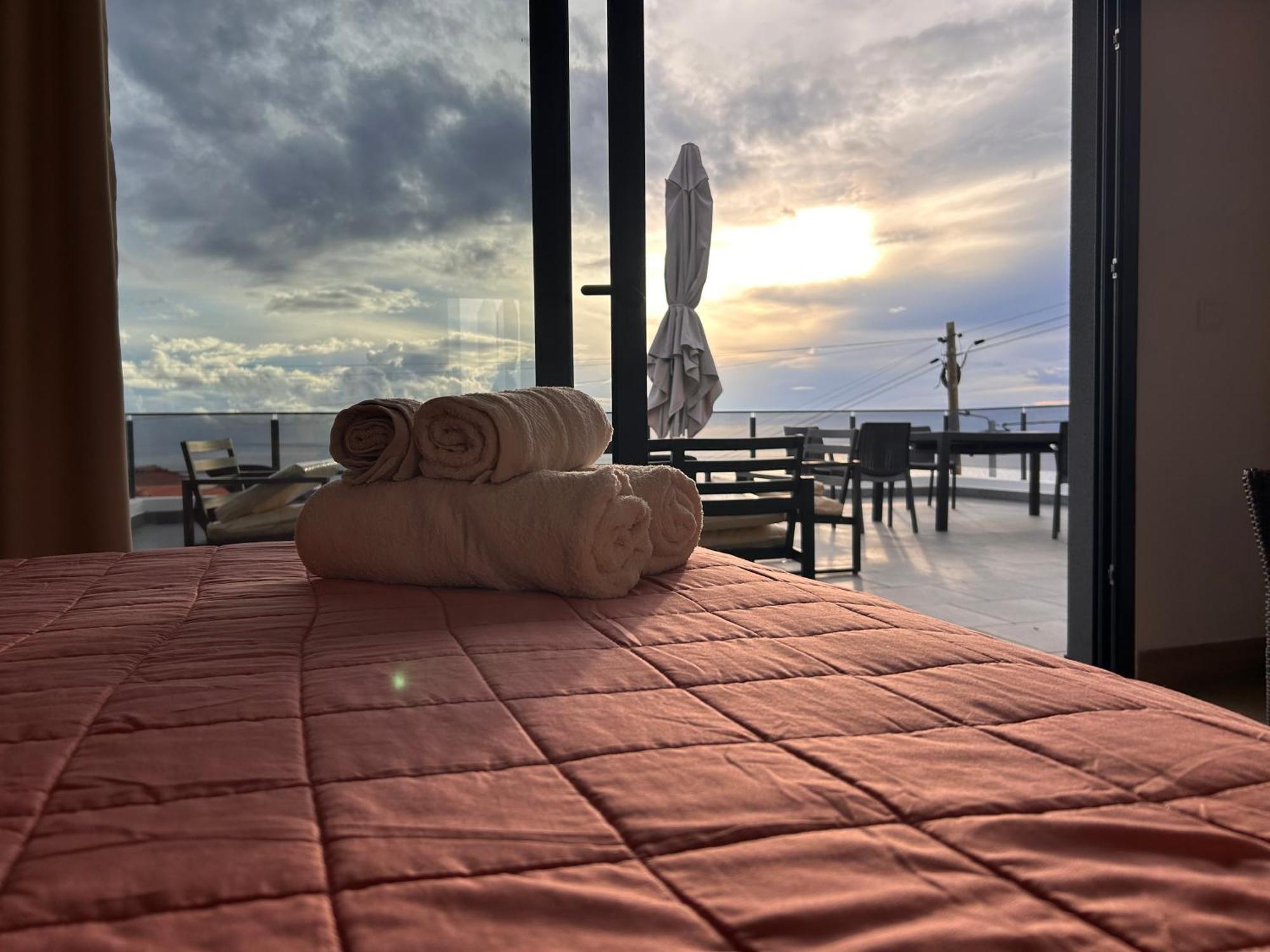 Calheta Ocean View Family Apartment - Air Condition Estreito Da Calheta Eksteriør billede