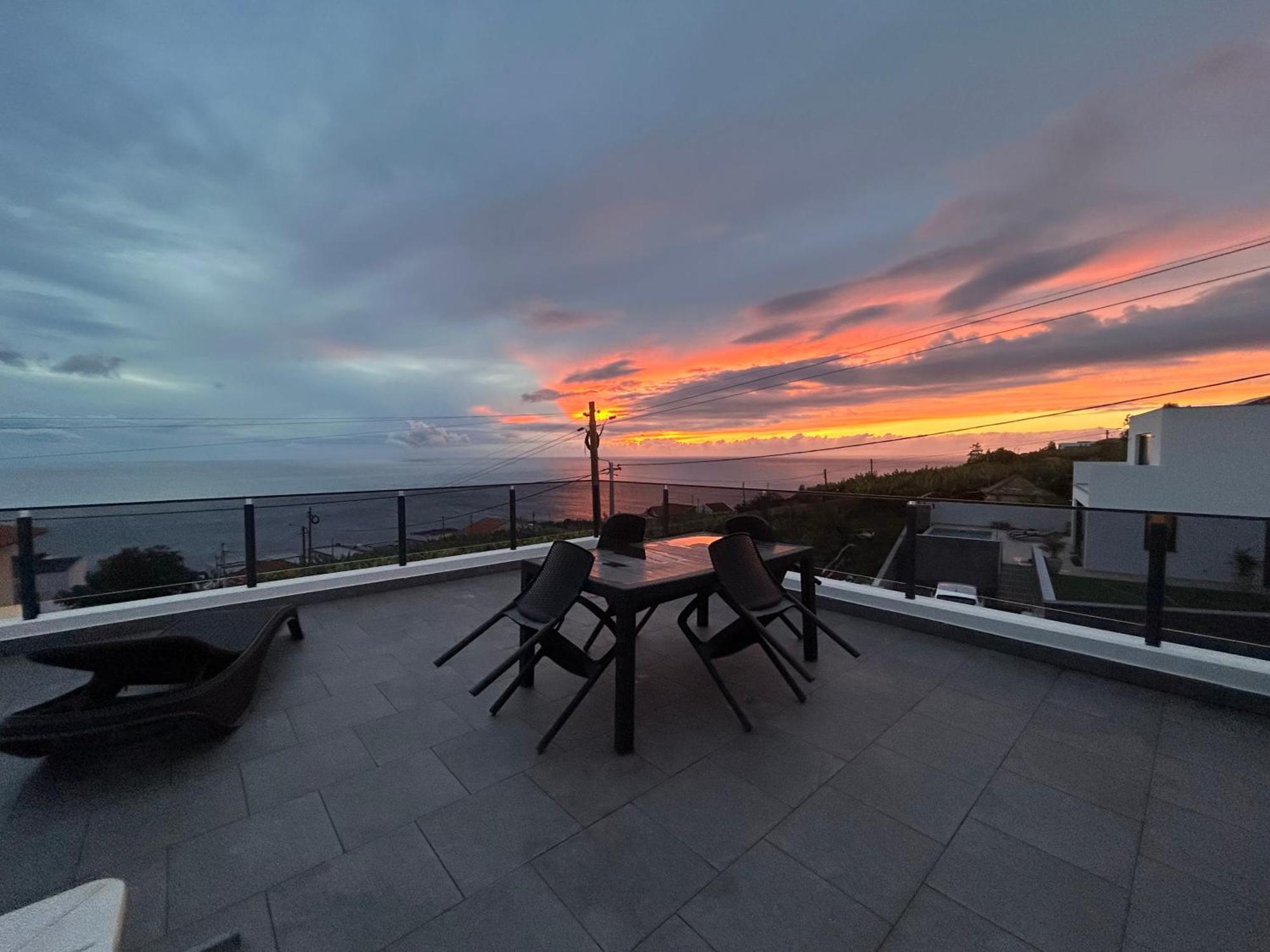 Calheta Ocean View Family Apartment - Air Condition Estreito Da Calheta Eksteriør billede